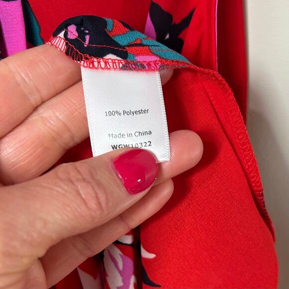 NWT 41 Hawthorn Breyson Pleated Sleeveless Red Floral Shirt Size M Stitch Fix - Picture 6 of 9